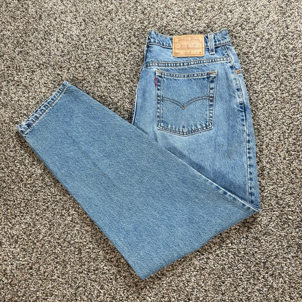 Vintage Levi's 550 Men's 34x30 Jeans USA Made 90s Tapered Leg Light Wash